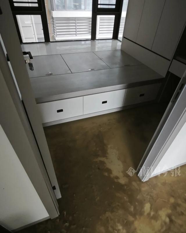 崩溃：全屋都是无法接受婚房被粪水浸泡！业